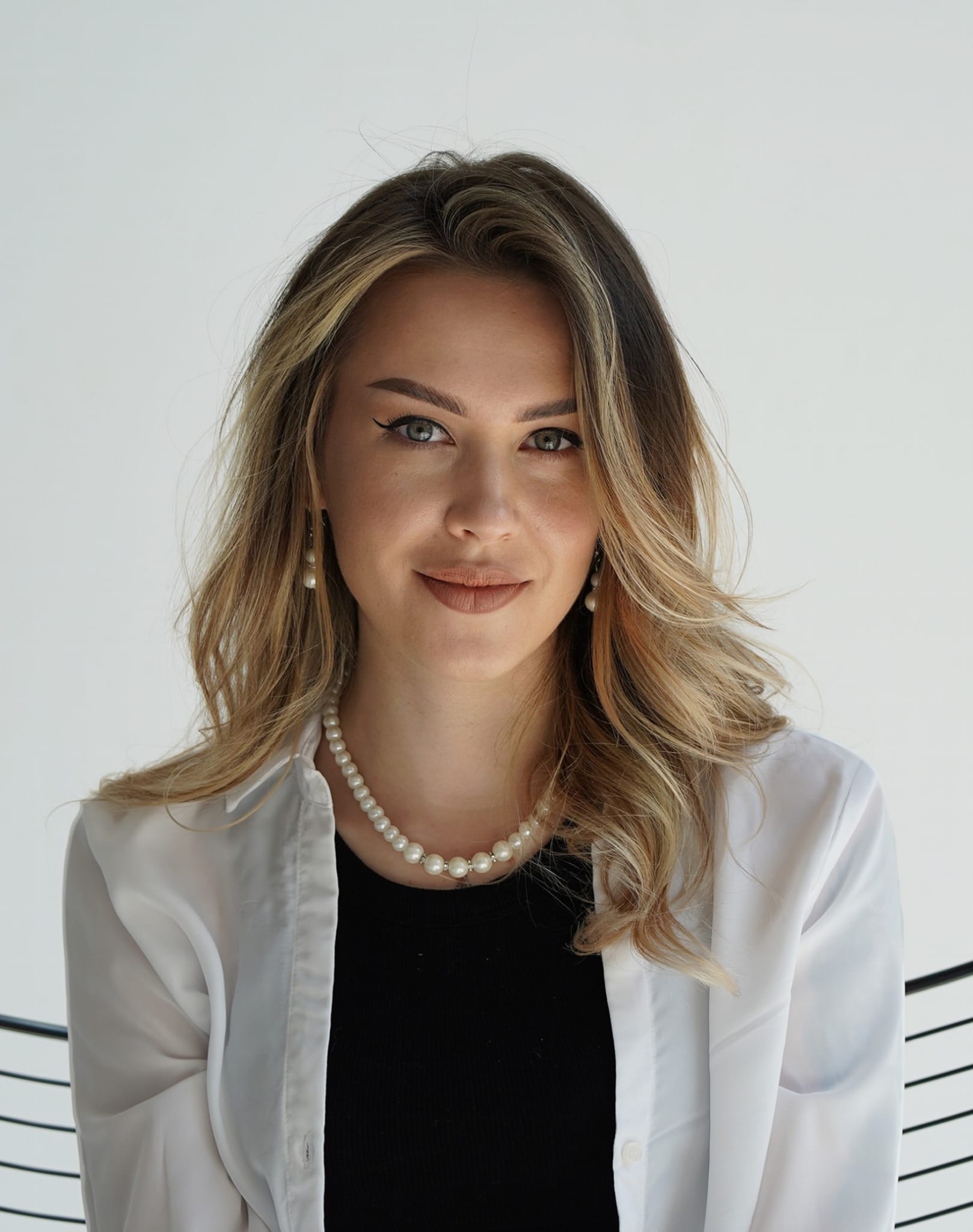 Elena-Gucila Elena-Gucila